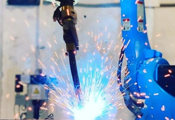 Robotic welding arm